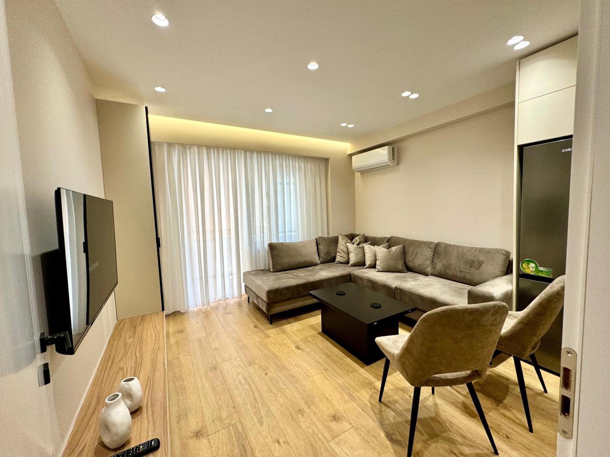 E&R Apartments At Myslym Shyri Tirana Exterior foto