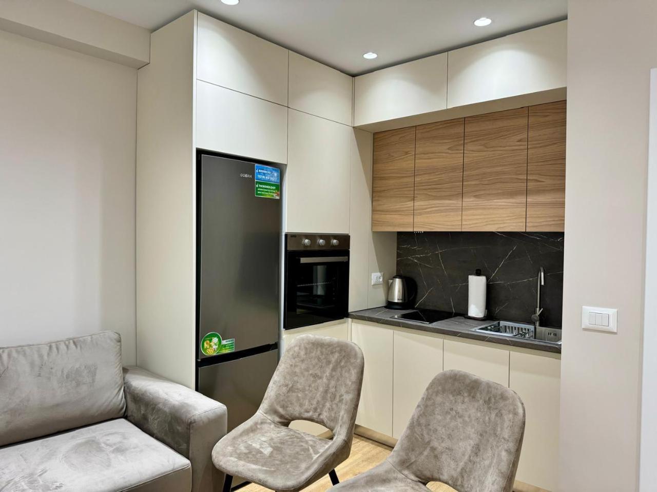 E&R Apartments At Myslym Shyri Tirana Exterior foto