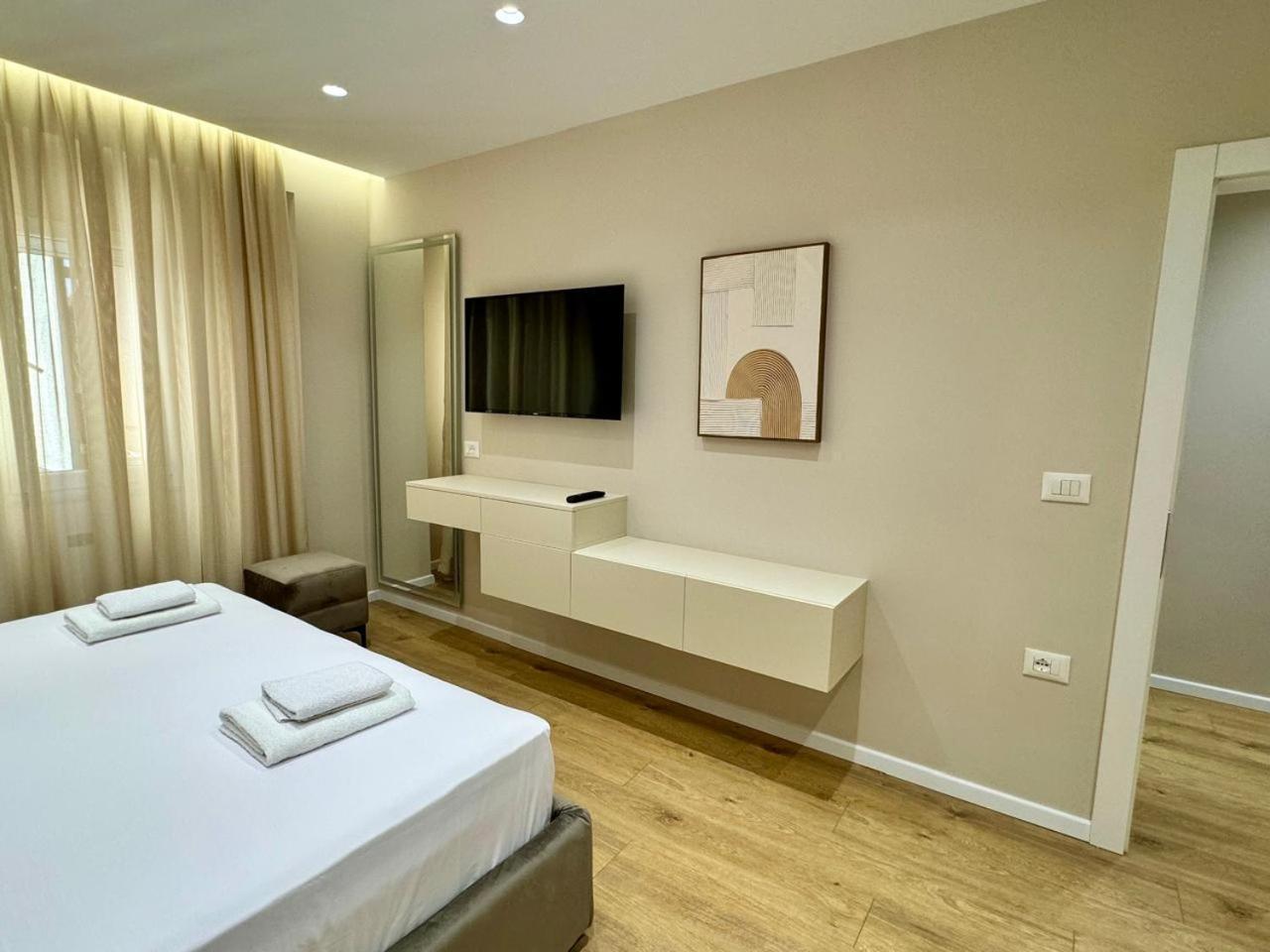E&R Apartments At Myslym Shyri Tirana Exterior foto