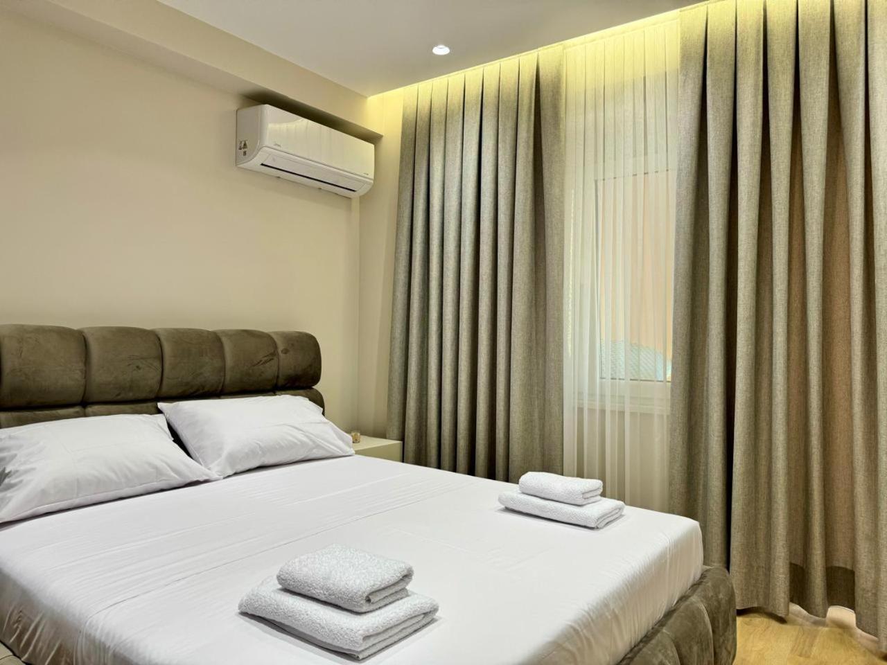 E&R Apartments At Myslym Shyri Tirana Exterior foto