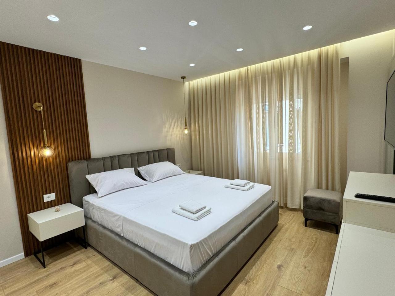 E&R Apartments At Myslym Shyri Tirana Exterior foto