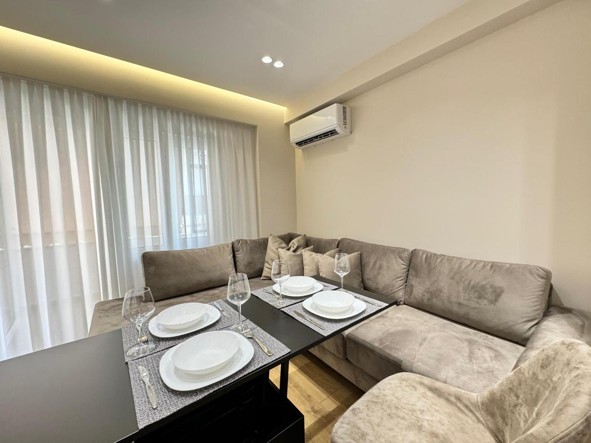 E&R Apartments At Myslym Shyri Tirana Exterior foto