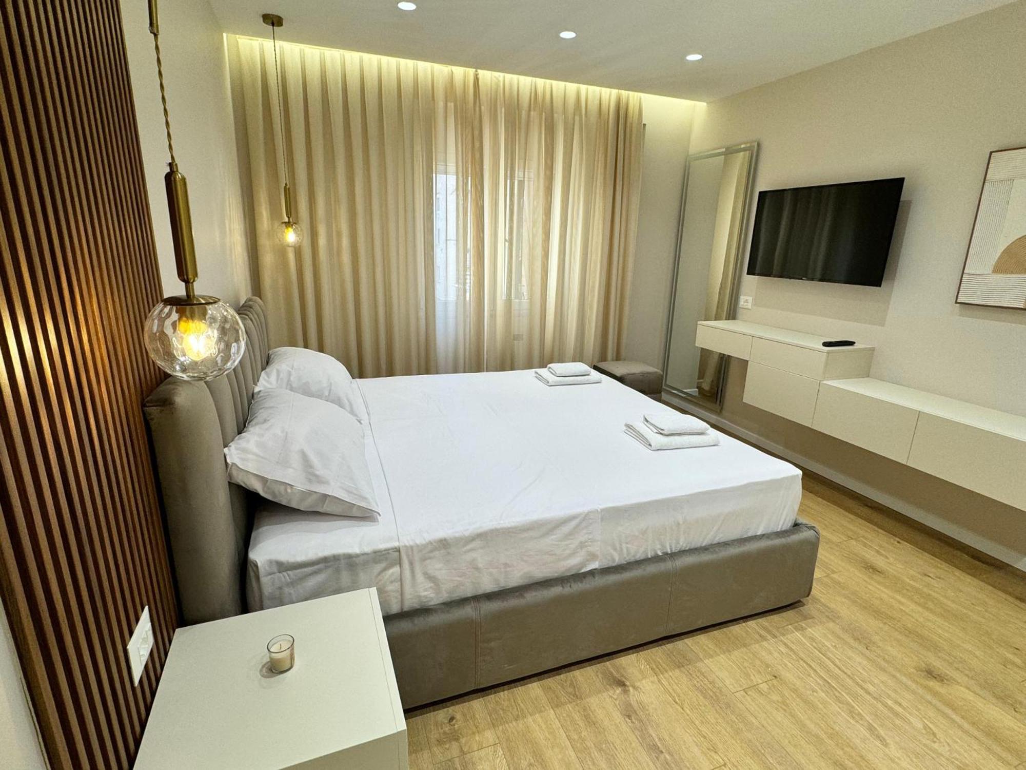 E&R Apartments At Myslym Shyri Tirana Exterior foto
