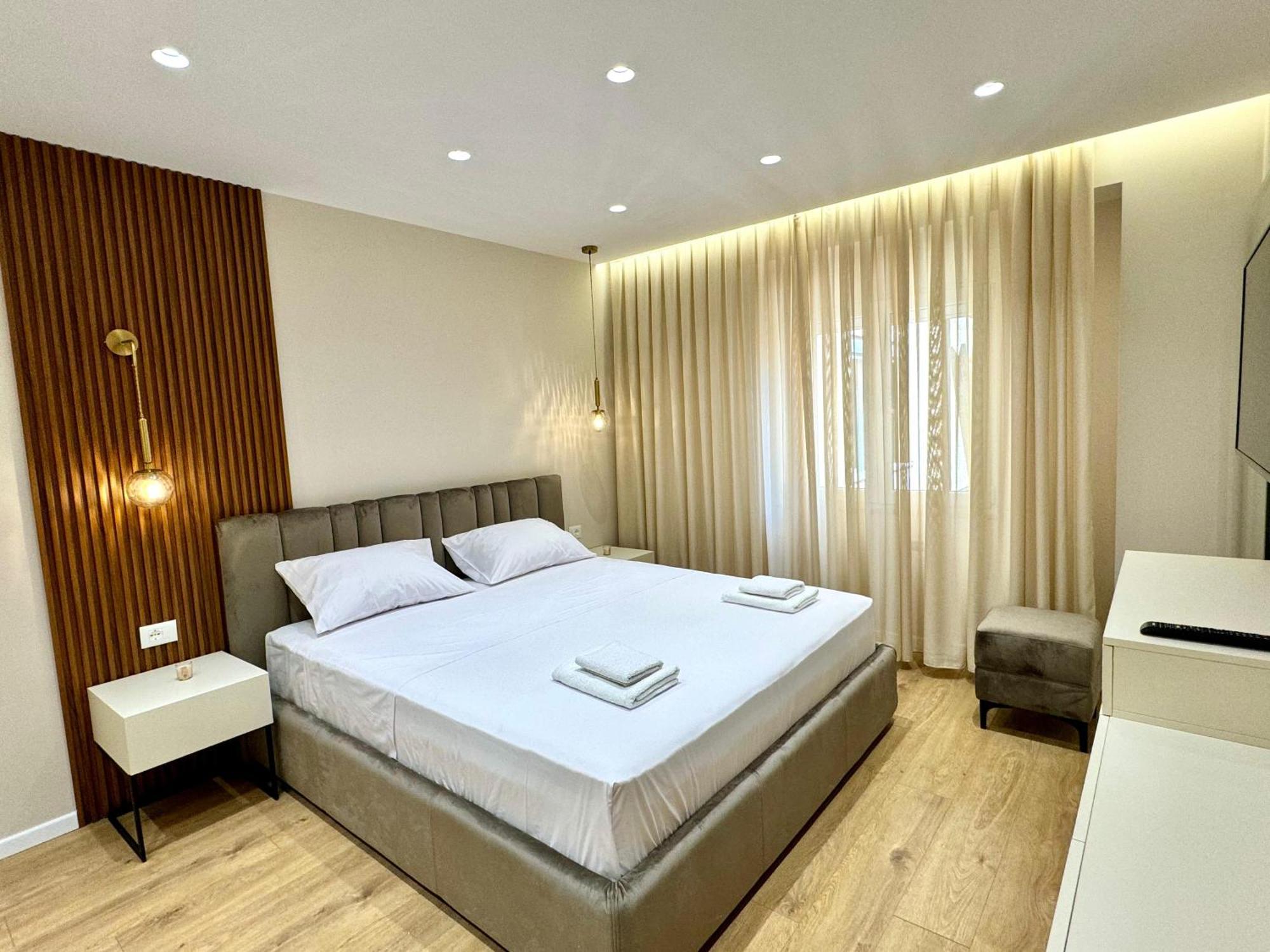 E&R Apartments At Myslym Shyri Tirana Exterior foto