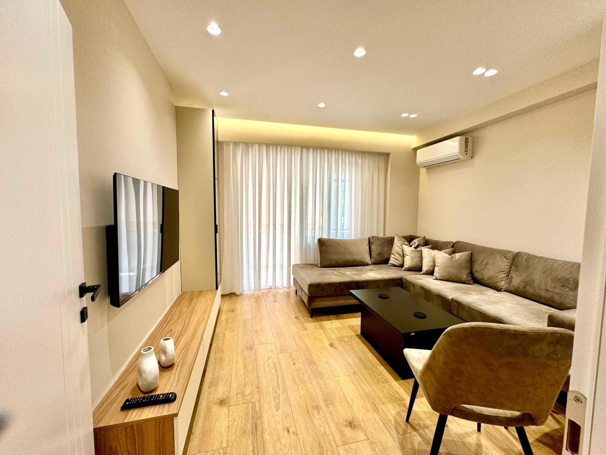 E&R Apartments At Myslym Shyri Tirana Exterior foto
